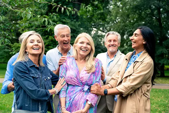 senior-group-old-buddies-reunion